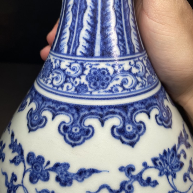 清乾隆 青花缠枝莲纹玉壶春瓶 - 图19