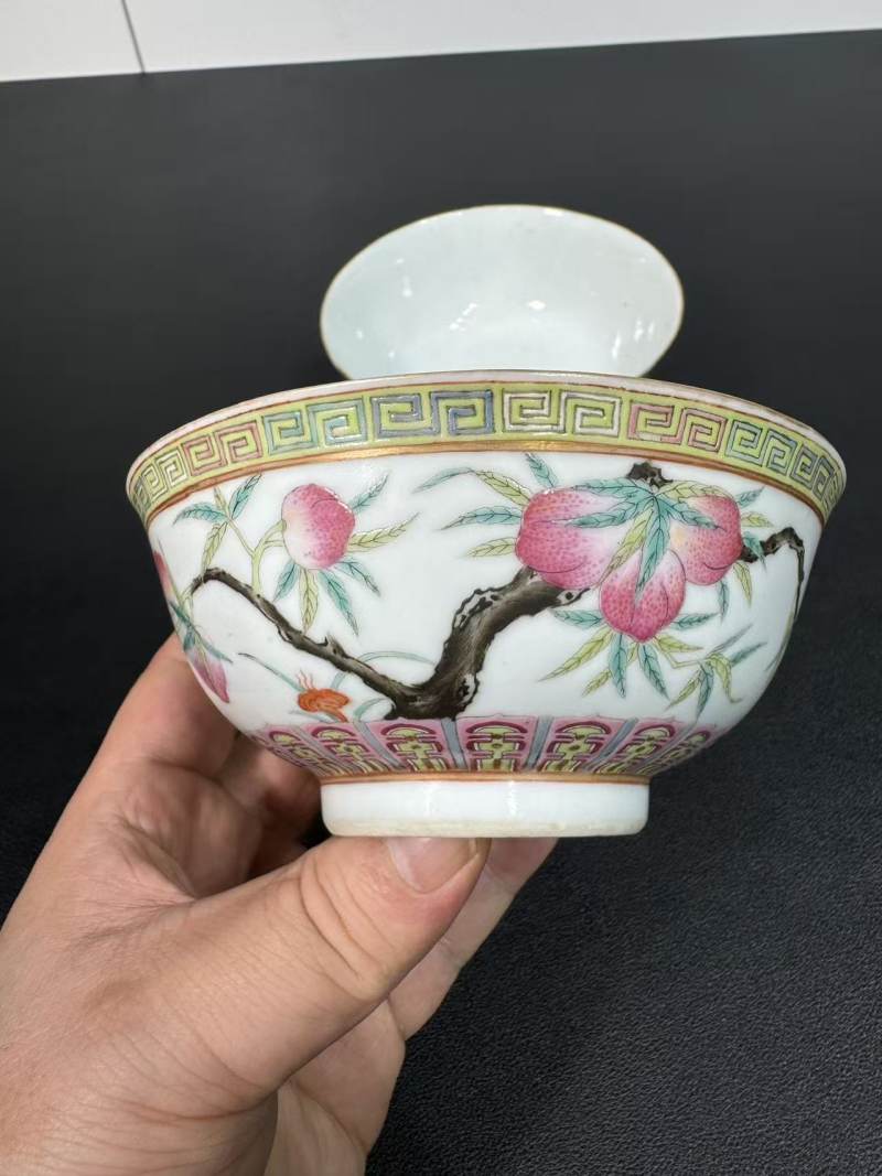 清光绪 粉彩九桃纹碗一对 - 图2