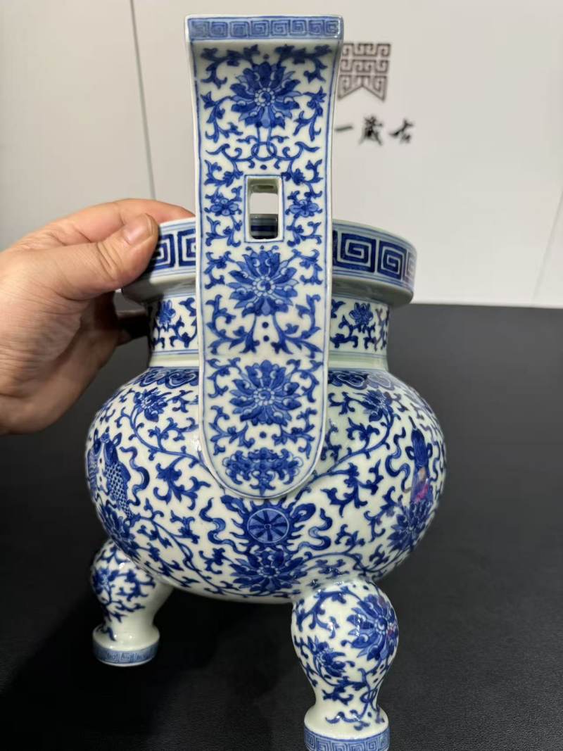 清道光 青花缠技花卉双耳炉 - 图7