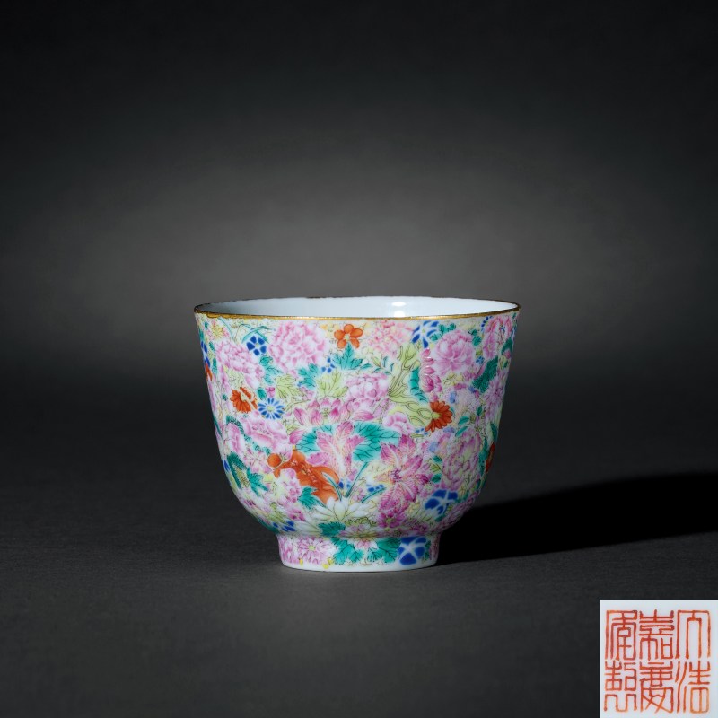 清嘉庆 粉彩万花献瑞图茶圆 - 图1