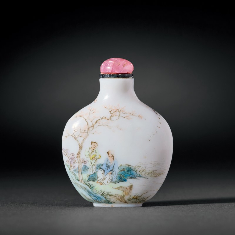 清 料胎画珐琅人物烟壶 - 图2