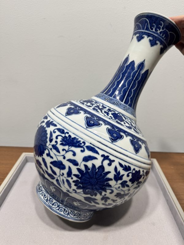 清光绪 青花缠枝莲纹玉堂春瓶 - 图10