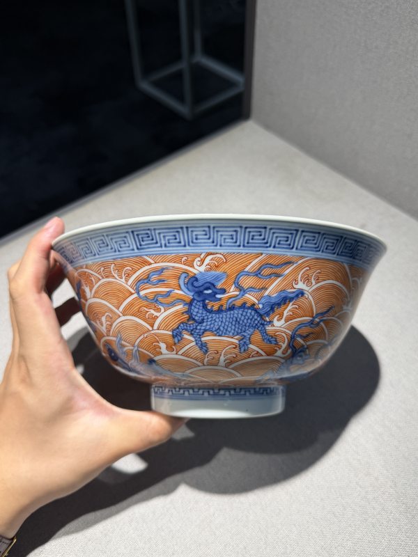 清道光 青花矾红海八怪碗一对 - 图4