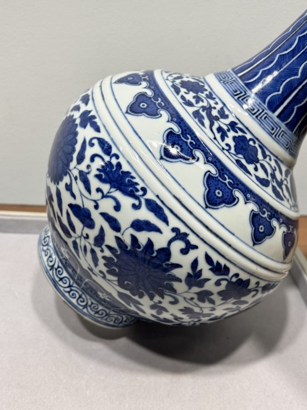 清光绪 青花缠枝莲纹玉堂春瓶 - 图13