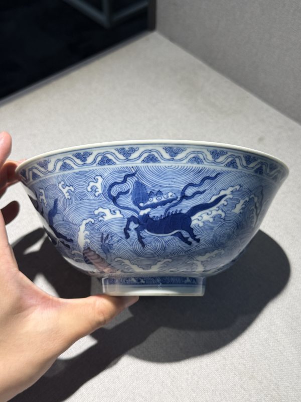 清道光 青花海水八怪图碗一对 - 图19