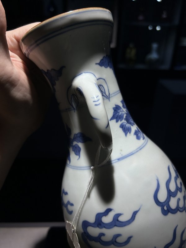 明万历 青花云龙纹象耳瓶 - 图7