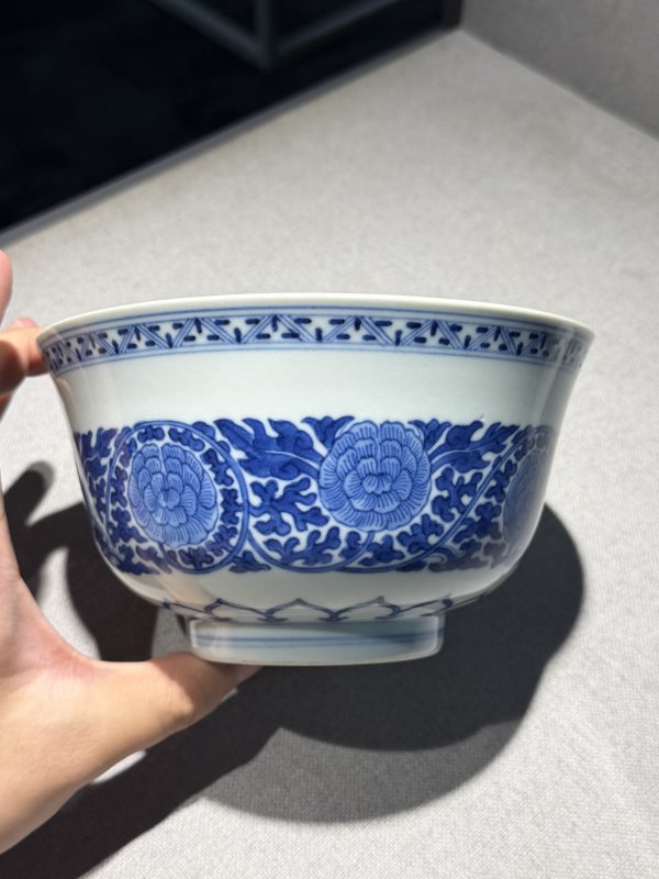 清道光 青花缠枝牡丹纹宫碗一对 - 图34