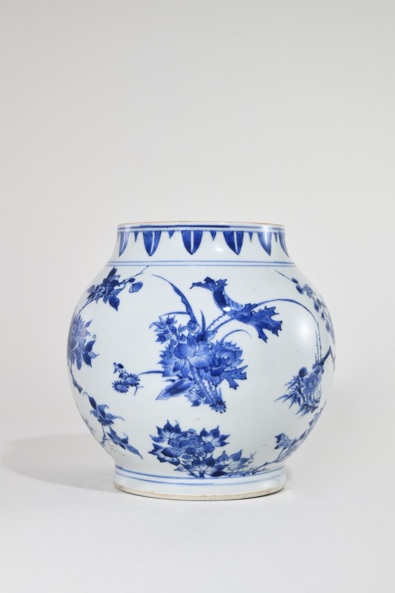 明崇祯 青花折枝花卉纹莲子罐 - 图3