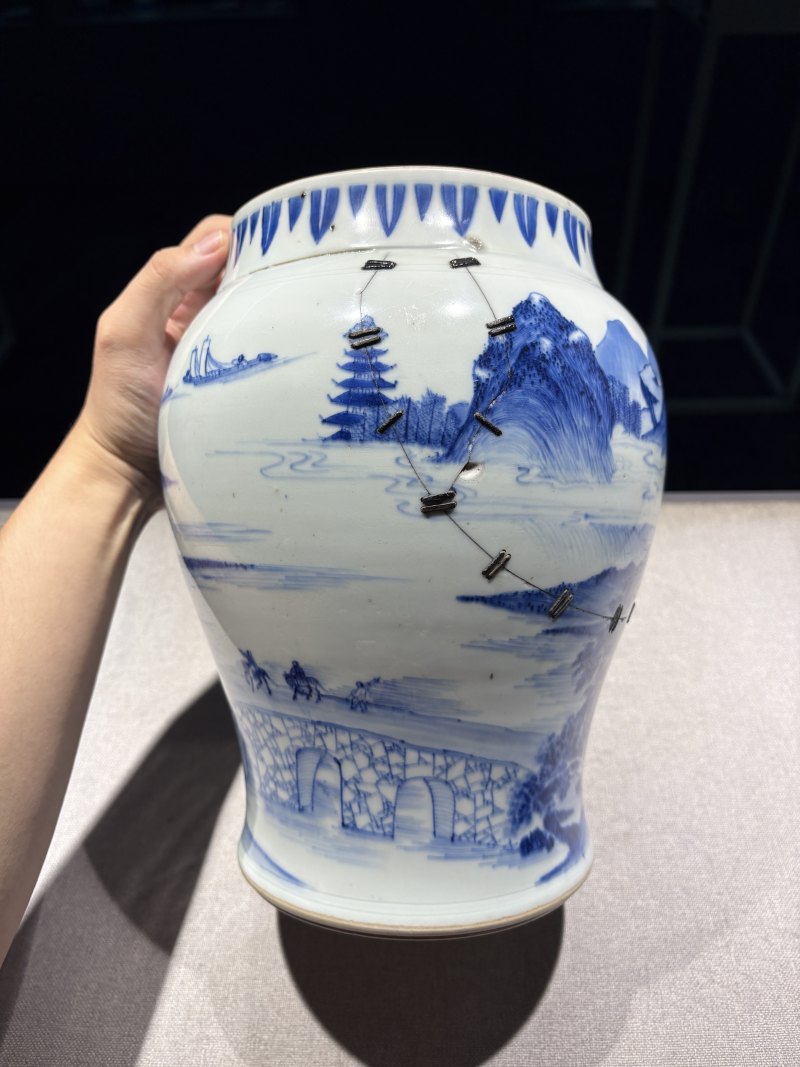 明崇祯 青花山水图莲子罐 - 图11