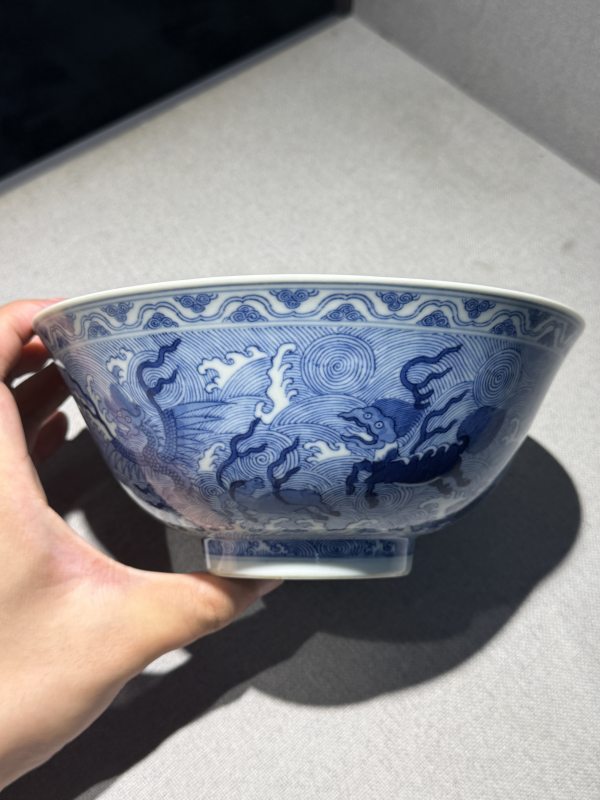 清道光 青花海水八怪图碗一对 - 图22