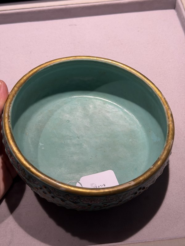 清中期 洋彩缠枝寿纹鼓钉洗 - 图3