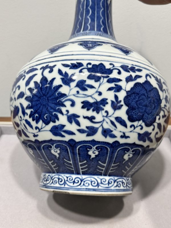 清光绪 青花缠枝莲纹玉堂春瓶 - 图16