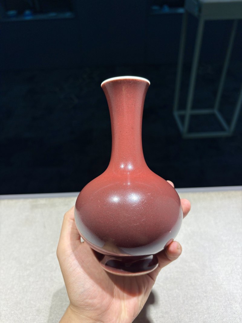 清乾隆 红釉小天球瓶 - 图4
