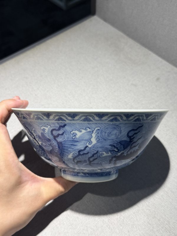清道光 青花海水八怪图碗一对 - 图23