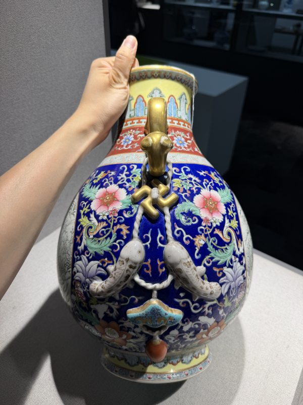 民国 仿乾隆洋彩开光雪景图吉庆有余双耳尊 - 图6