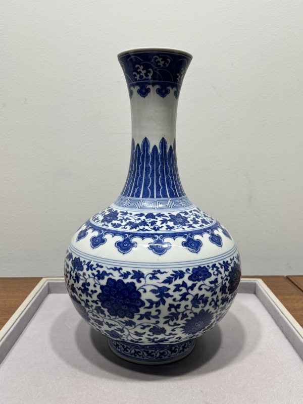 清道光 青花缠枝莲纹玉堂春瓶 - 图4