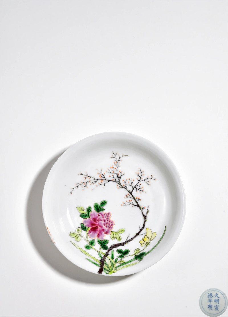明宣德 甜白釉粉彩花卉小盘（民国加彩） - 图2