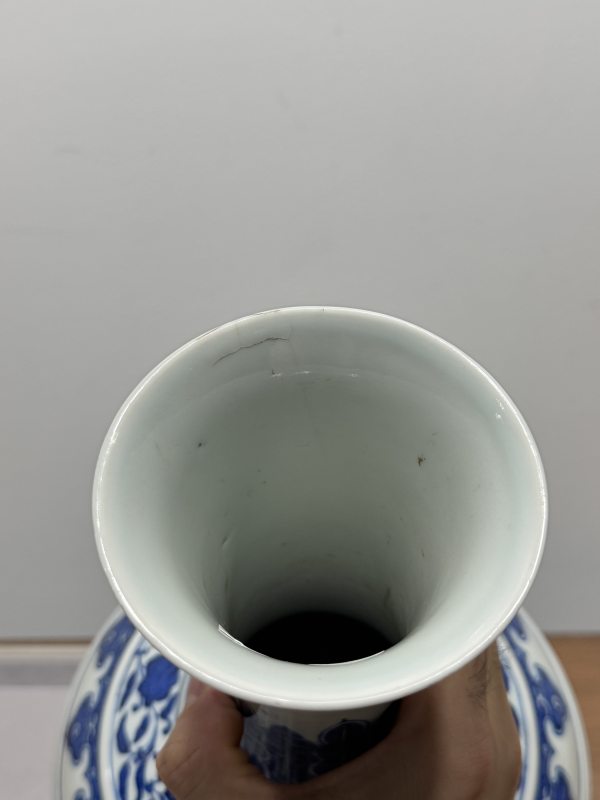 清光绪 青花缠枝莲纹玉堂春瓶 - 图19