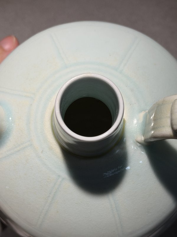 明 青釉刻花瓣形狮钮执壶 - 图15