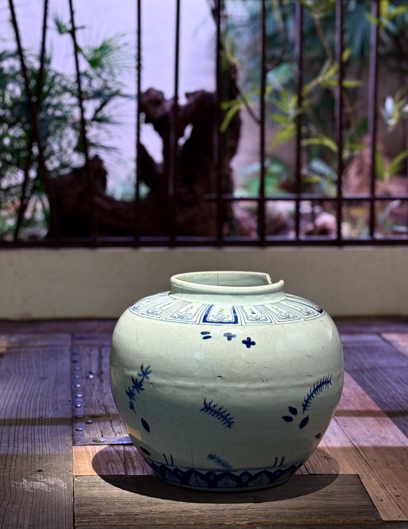 明嘉靖 青花蕉叶水藻纹大罐 - 图3