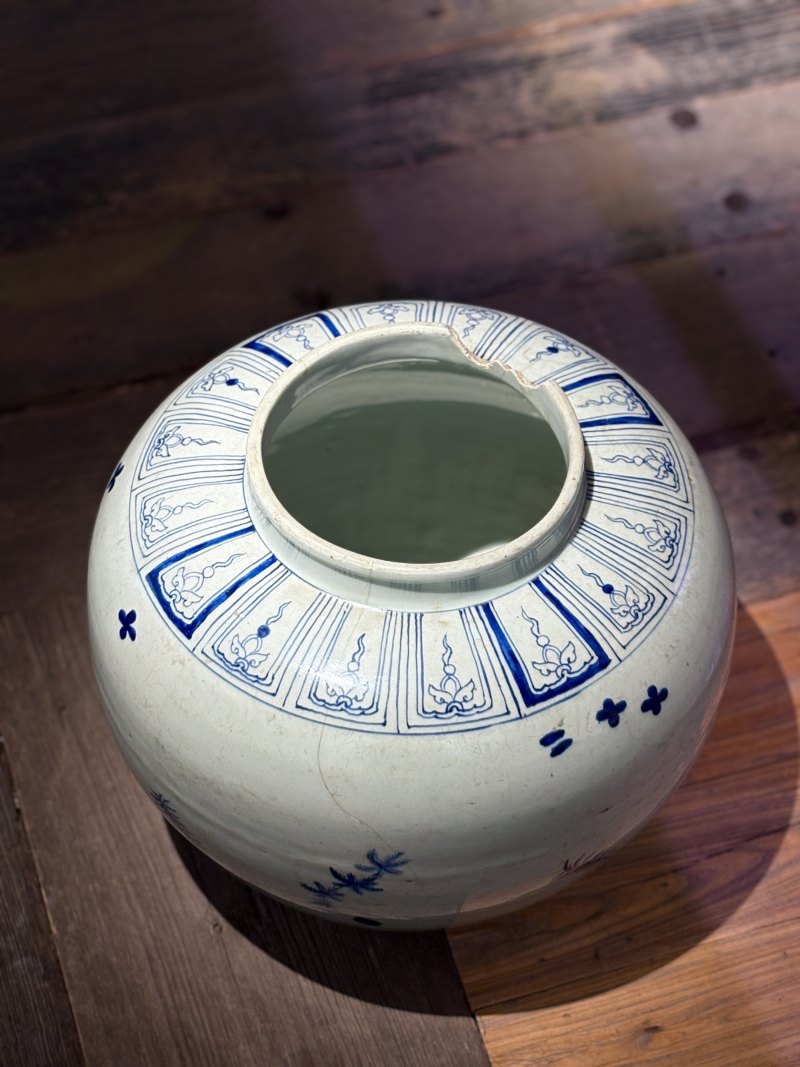 明嘉靖 青花蕉叶水藻纹大罐 - 图4