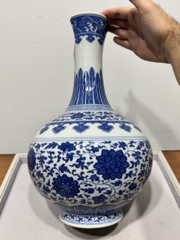 清道光 青花缠枝莲纹玉堂春瓶 - 图10