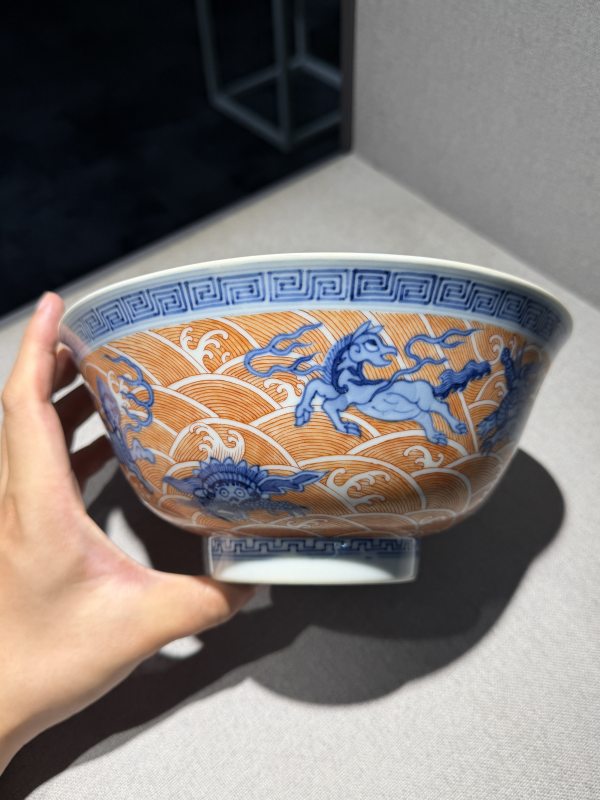 清道光 青花矾红海八怪碗一对 - 图18