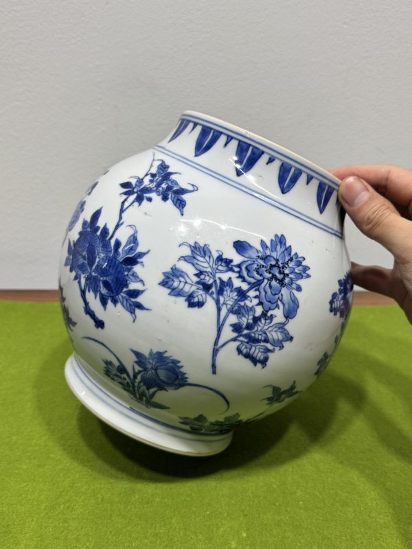 明崇祯 青花折枝花卉纹莲子罐 - 图13