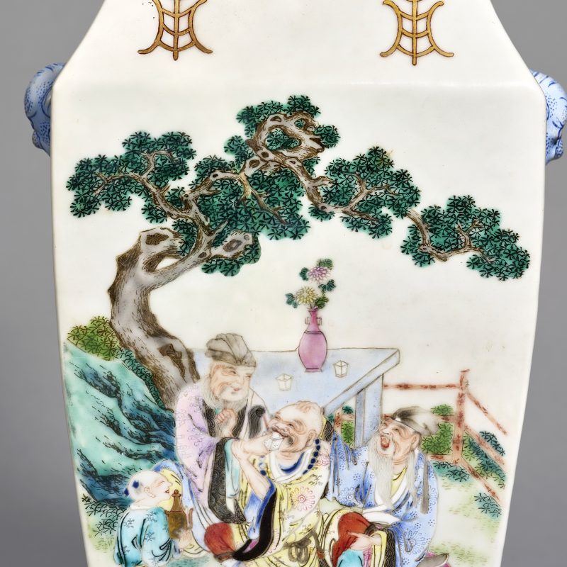 清中期 粉彩人物花卉四方兽耳瓶 - 图3