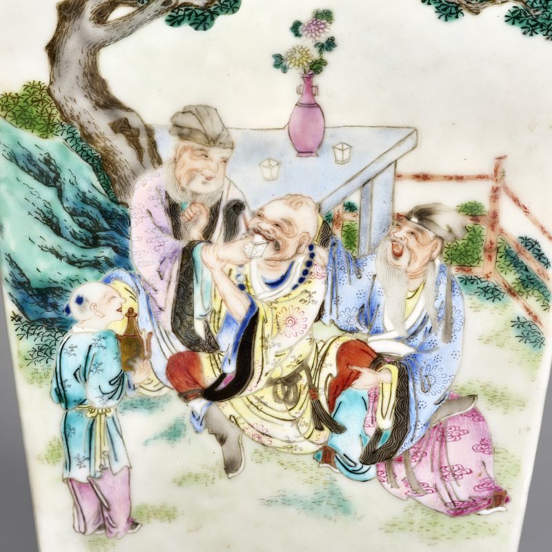 清中期 粉彩人物花卉四方兽耳瓶 - 图4