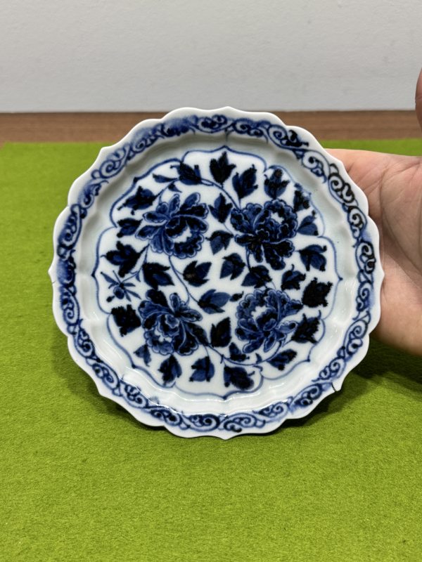 元 青花缠枝牡丹纹花口盘 - 图18