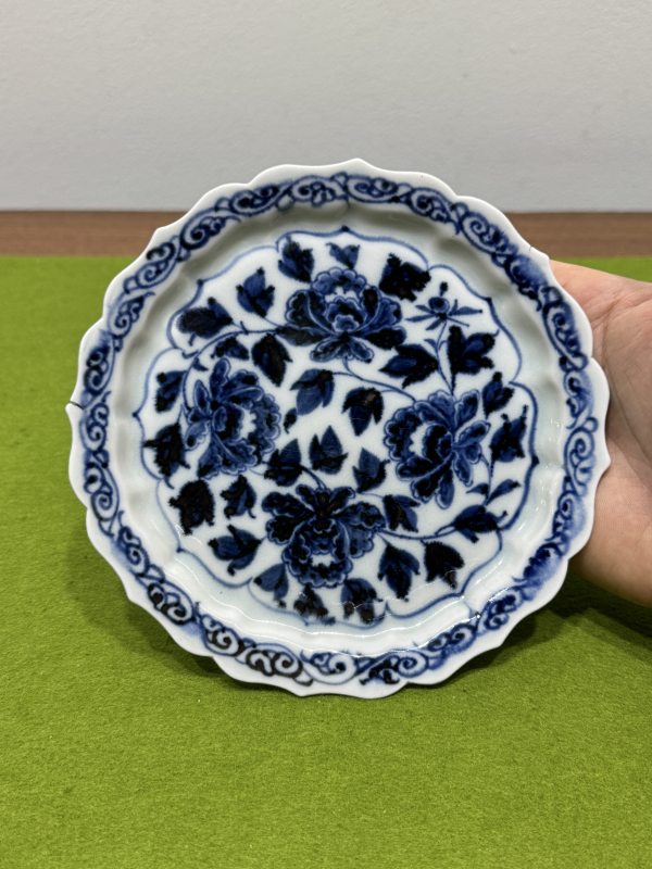 元 青花缠枝牡丹纹花口盘 - 图19