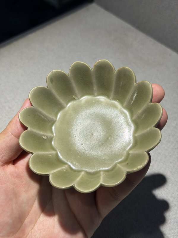 明 青釉菊瓣小洗 - 图5
