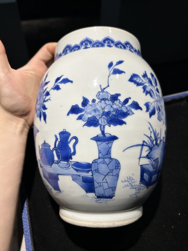 明崇祯 青花博古清供纹莲子罐 - 图2