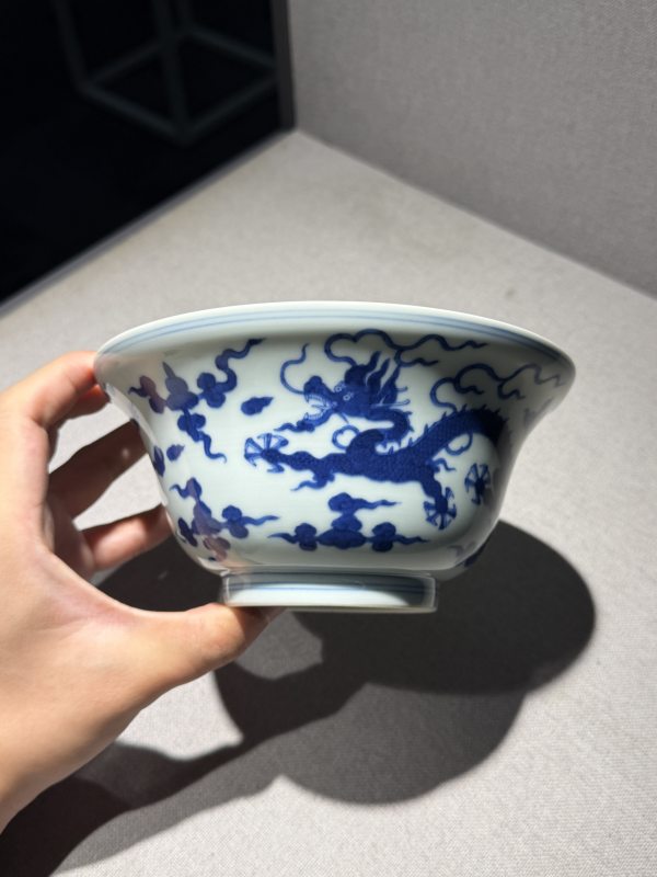 清乾隆 青花云龙纹折腰碗 - 图4