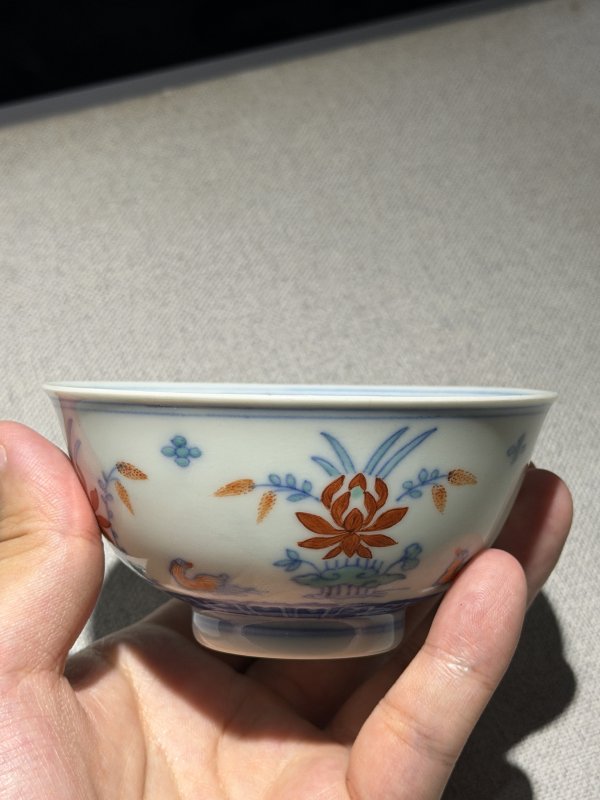 清道光 斗彩荷塘鸳鸯图碗一对 - 图14