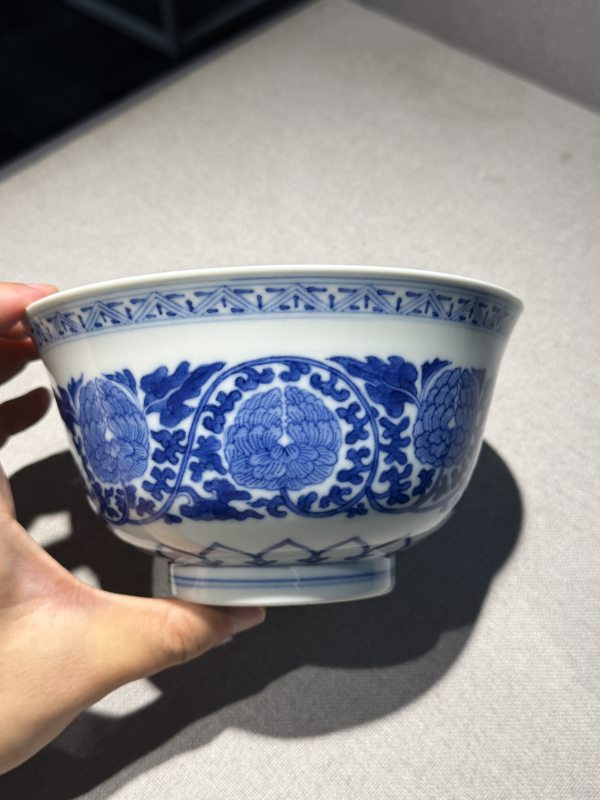清道光 青花缠枝牡丹纹宫碗一对 - 图22
