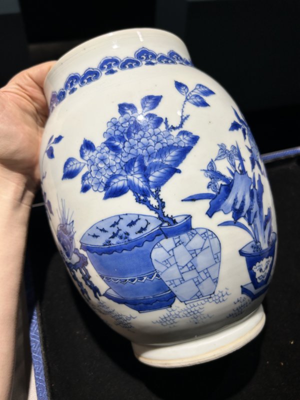 明崇祯 青花博古清供纹莲子罐 - 图4