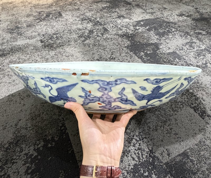 明嘉靖 青花云鹤纹大盘 - 图6