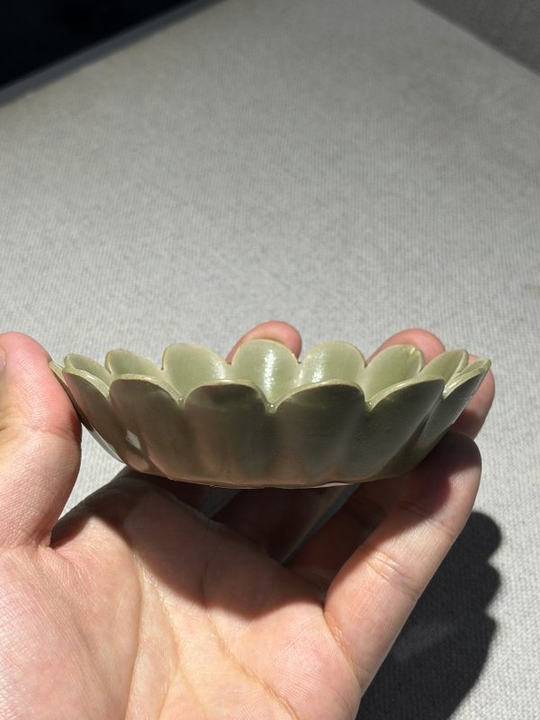 明 青釉菊瓣小洗 - 图9
