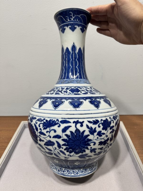 清光绪 青花缠枝莲纹玉堂春瓶 - 图3