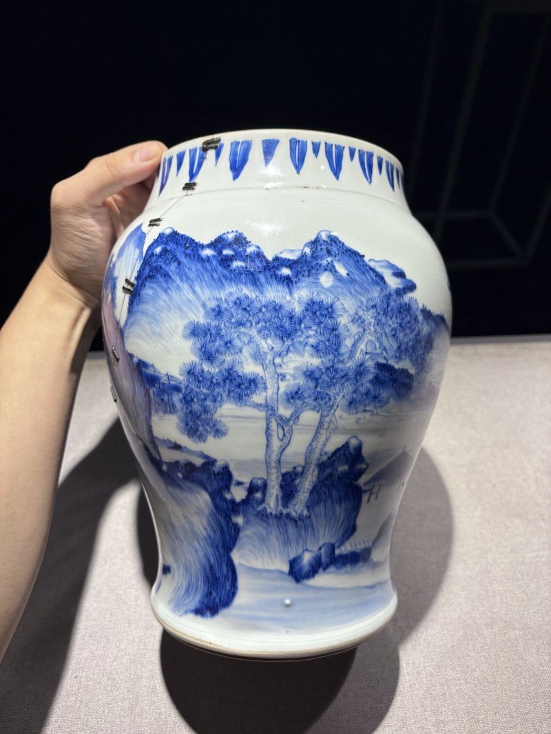 明崇祯 青花山水图莲子罐 - 图2