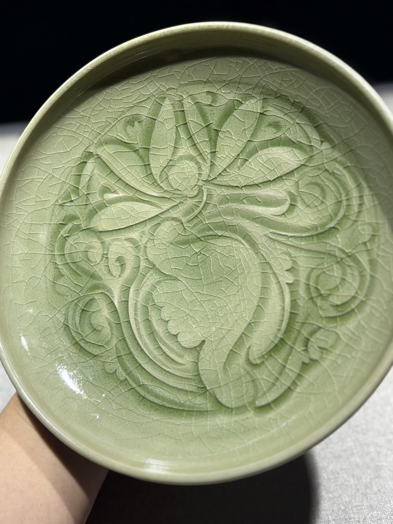 明 橄榄绿釉划花盘 - 图6