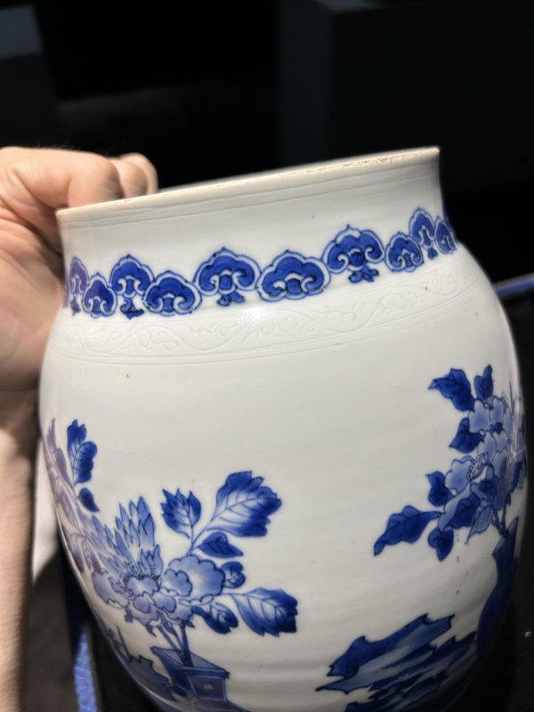 明崇祯 青花博古清供纹莲子罐 - 图6