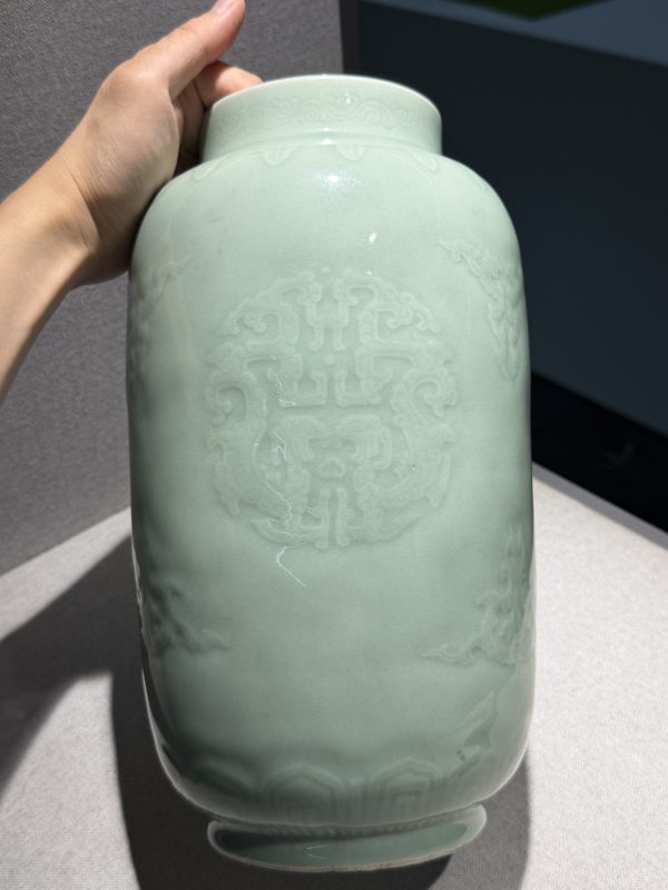 清乾隆 青釉锥拱夔龙纹灯笼尊 - 图6