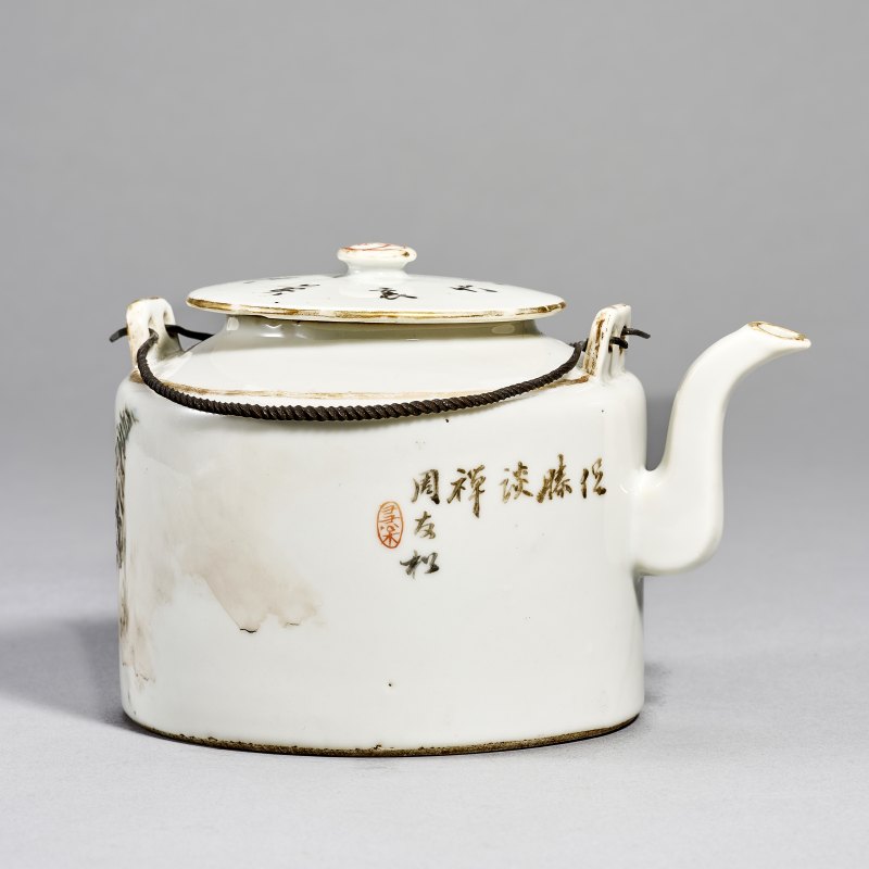 清 周友松画浅绛人物茶壶 - 图4
