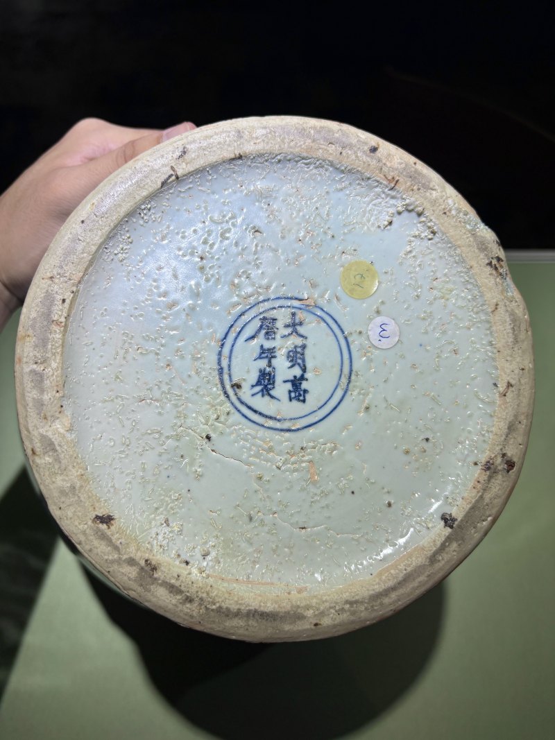 明万历 青花百子闹春图罐 - 图8