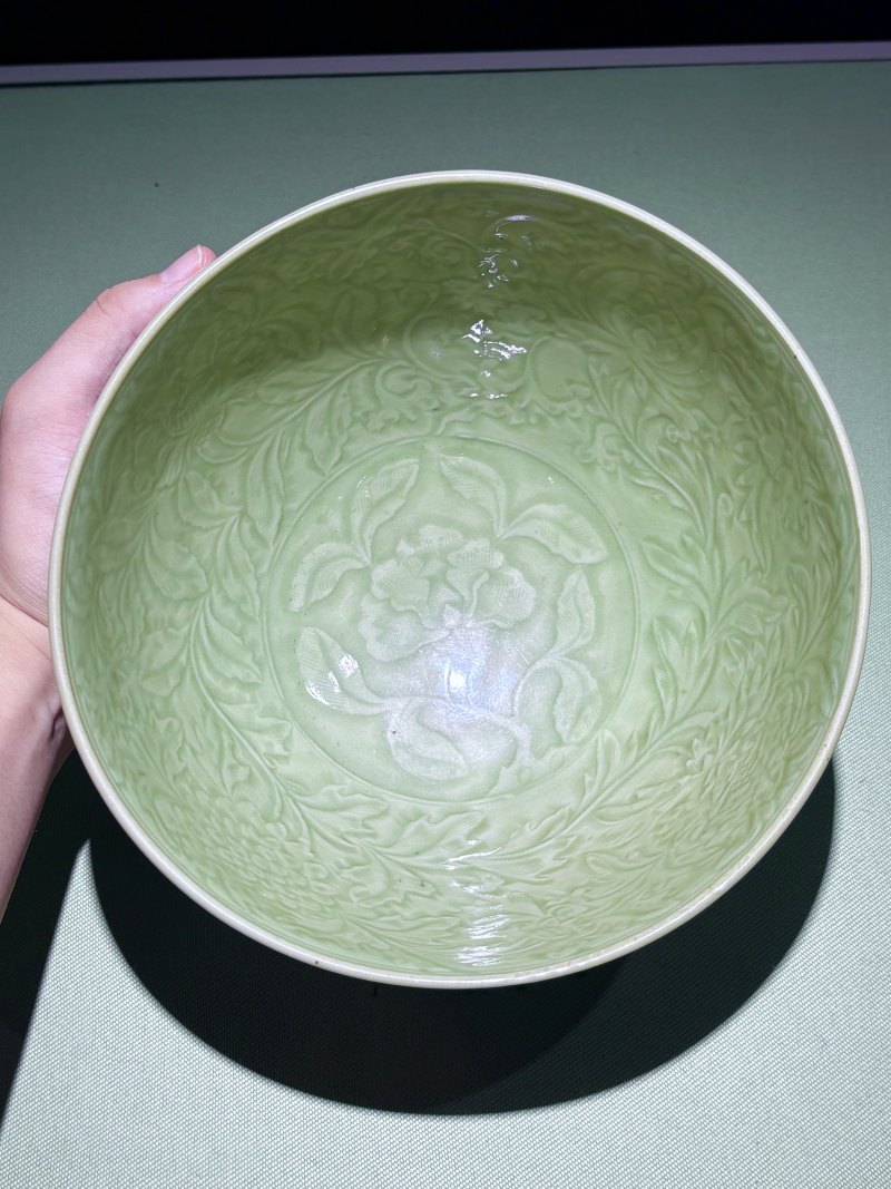 明永乐 处州龙泉窑暗刻四季花卉纹青釉碗 - 图3
