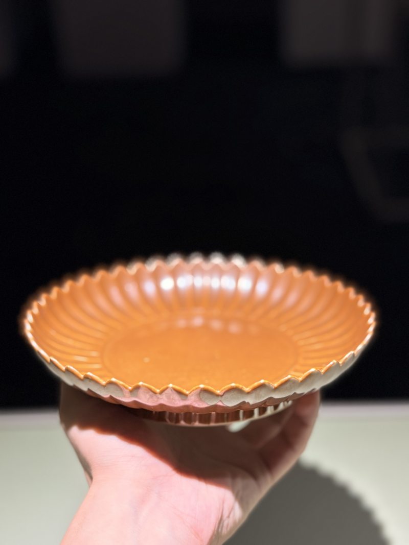 清雍正 紫金釉菊瓣盘 - 图6