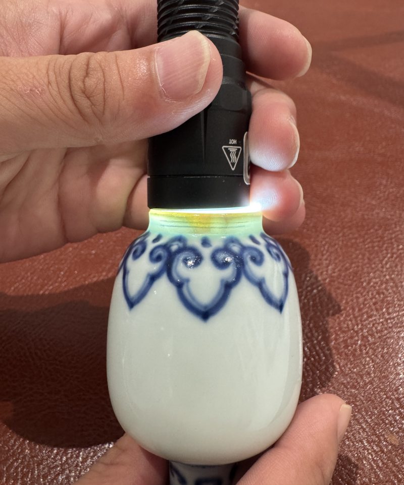 清雍正 青花如意莲瓣纹直颈小瓶 - 图14